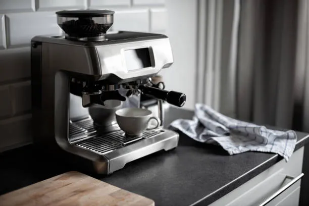 Cafeteira expresso com moedor no Rio do Sul